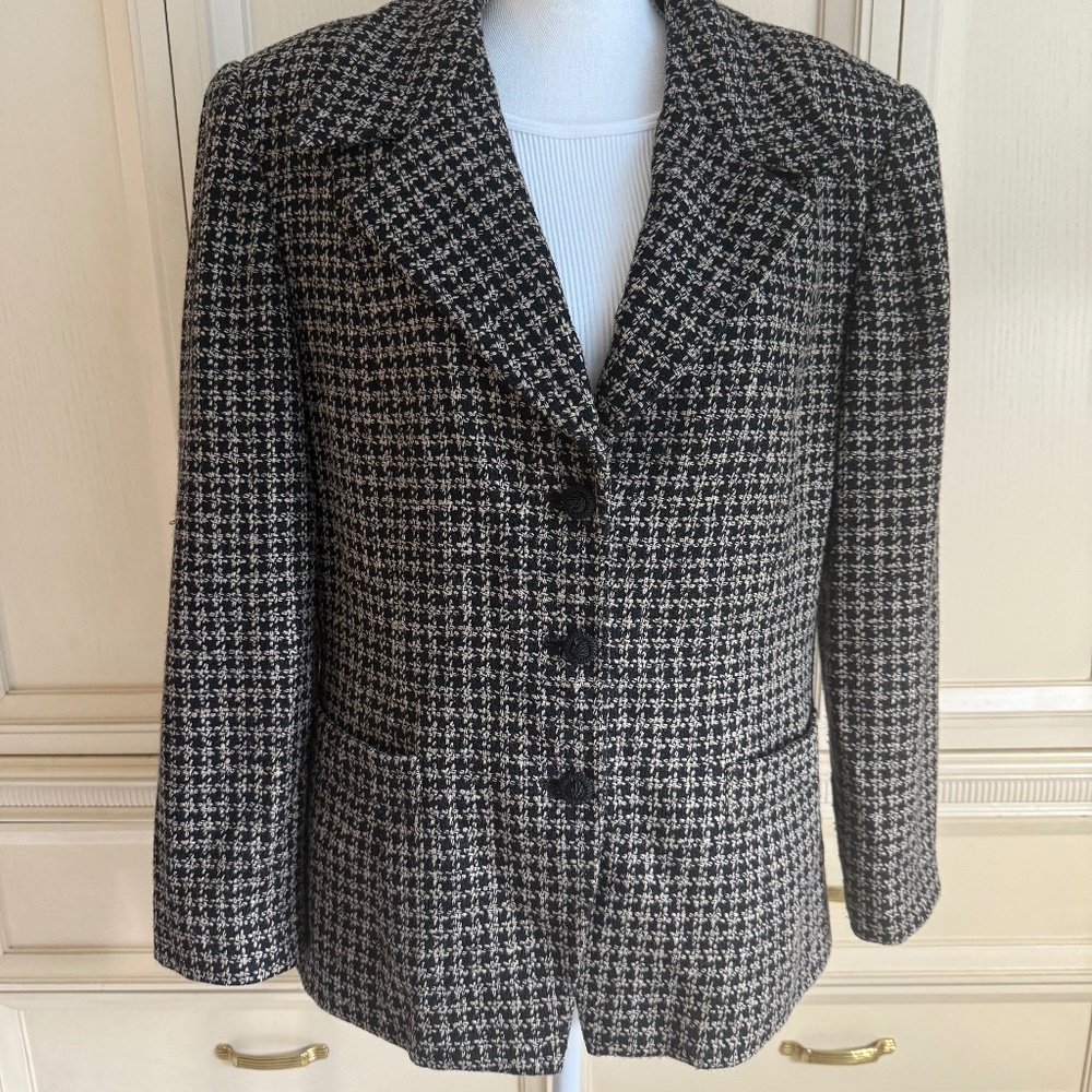 Elegant and Warm Dana Buchman Jacket with buttons. Size 10, fits a 12. Black